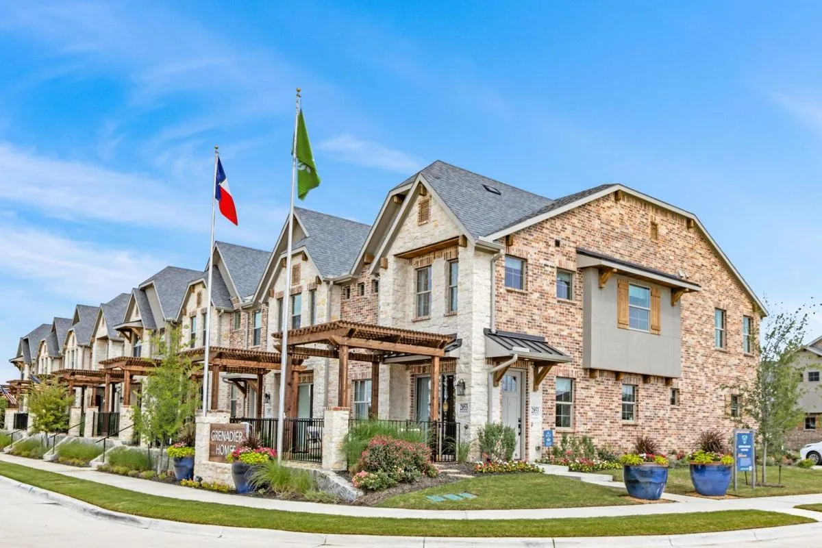 Townhomes near Grandscape in The Colony